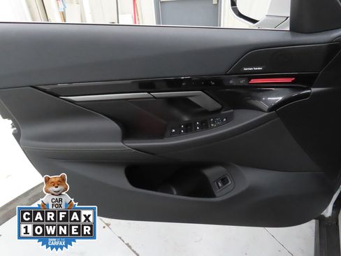 Used 2025 BMW 530i xDrive image 9