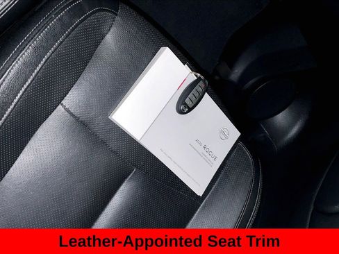 Used 2020 Nissan Rogue SL image 16