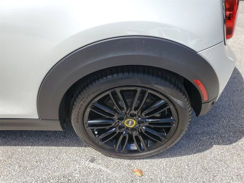 Used 2023 MINI Cooper SE image 9