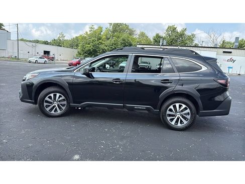 Used 2024 Subaru Outback Premium AWD/4WD image 4