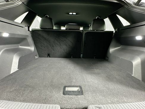 Used 2024 Volkswagen Atlas Cross Sport SE image 28