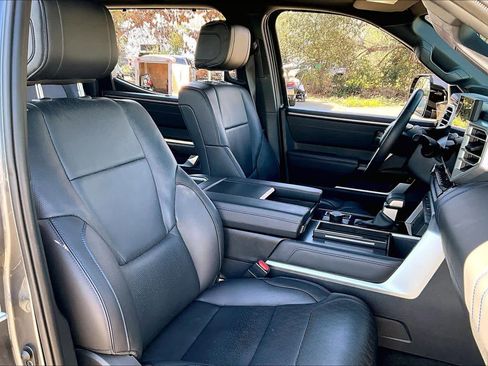 Used 2023 Toyota Tundra Platinum image 9