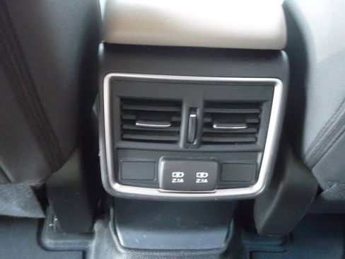 Used 2021 Subaru Forester Premium image 8