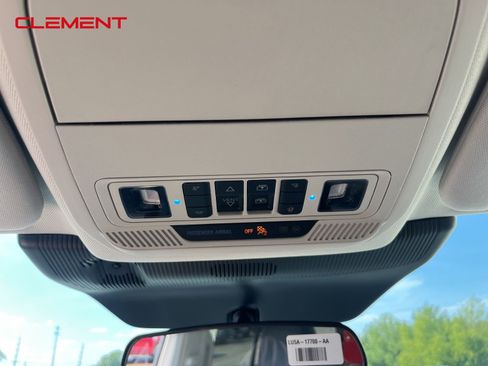 New 2025 Ford Explorer Active w/ Active Comfort Package image 22