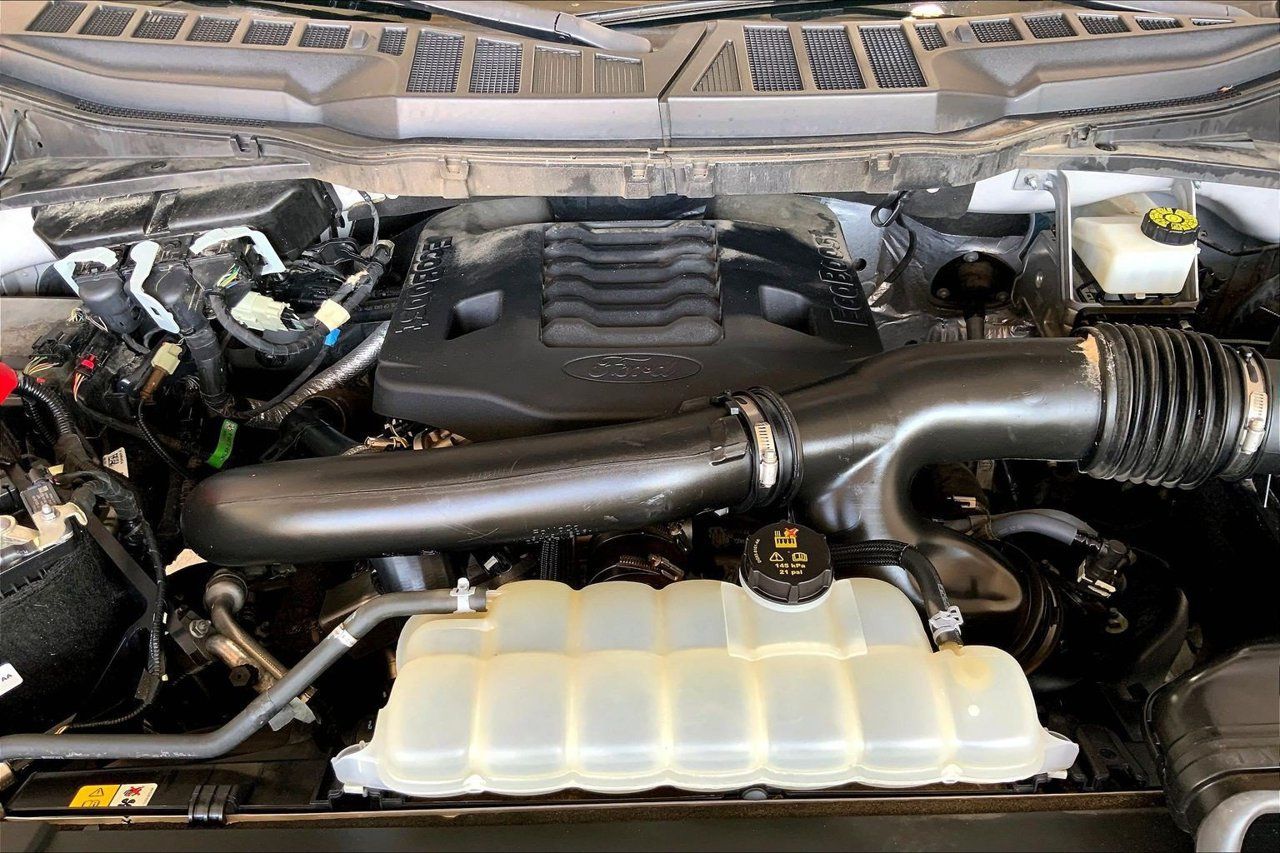 Used 2022 Ford F150 XLT w/ Equipment Group 302A High AWD/4WD image 9