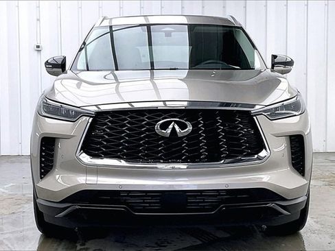 Certified 2025 INFINITI QX60 Luxe image 3