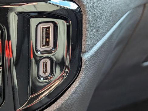 Certified 2025 Chevrolet Silverado 1500 RST w/ LPO, Dark Essentials Package image 23