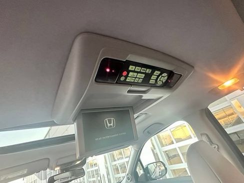 Used 2017 Honda Pilot Elite image 9