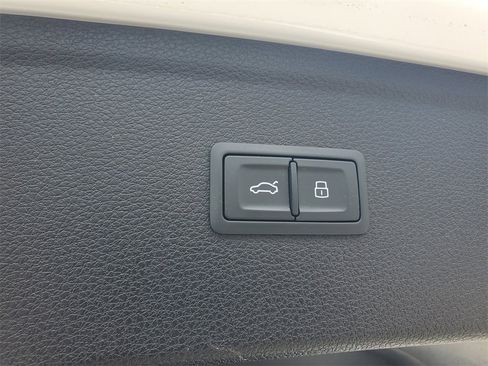 Used 2019 Audi Q5 2.0T Premium Plus w/ Premium Plus Package image 9