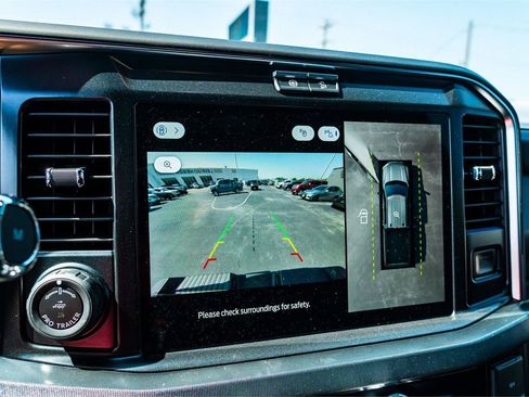 Certified 2026 Ford F350 Platinum AWD/4WD image 17