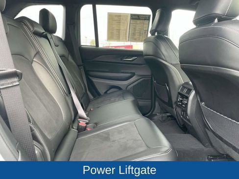 Certified 2025 Jeep Grand Cherokee Altitude image 18