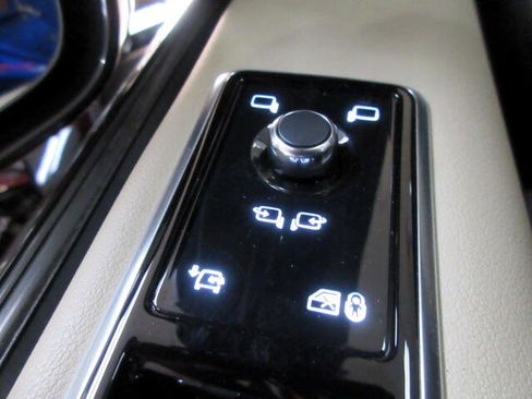 Used 2019 Land Rover Range Rover Sport HSE image 40