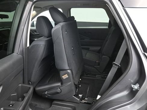 Certified 2023 Nissan Pathfinder SV w/ Black Appearance Package AWD/4WD image 26