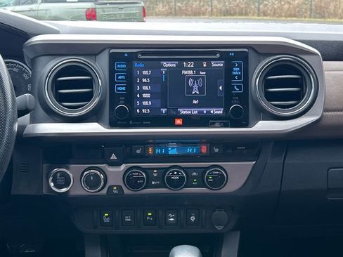 Used 2017 Toyota Tacoma Limited w/ Tow Package image 28