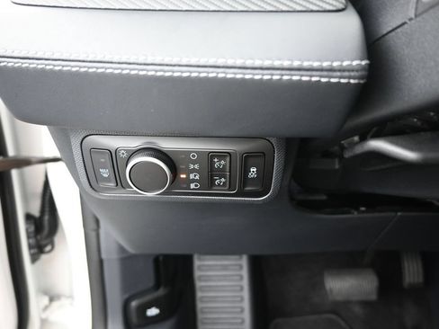 Certified 2025 Ford Mustang Mach-E Select RWD image 19