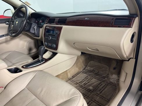 Used 2011 Chevrolet Impala LT w/ Luxury Edition Package image 30