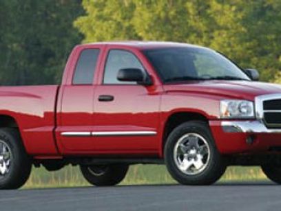 Used 2005 Dodge Dakota SLT