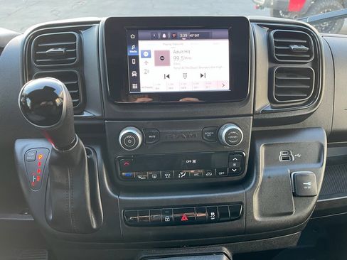 Used 2025 RAM ProMaster 2500 w/ Convenience Group image 20