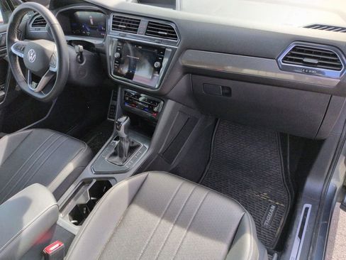 Used 2023 Volkswagen Tiguan SE R-Line image 22