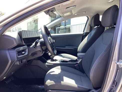 Used 2025 Kia K4 FWD image 23
