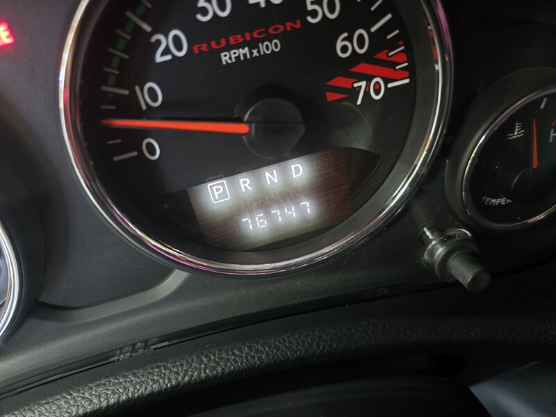 Used 2013 Jeep Wrangler Unlimited Rubicon AWD/4WD image 27