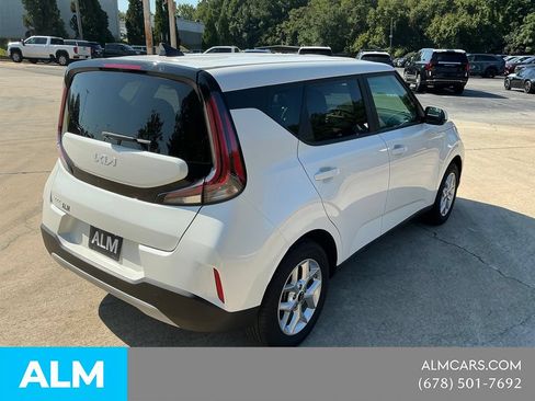 Used 2025 Kia Soul LX w/ LX Technology Package FWD image 5
