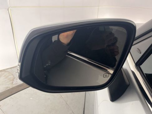 Used 2022 Toyota Highlander XLE image 41