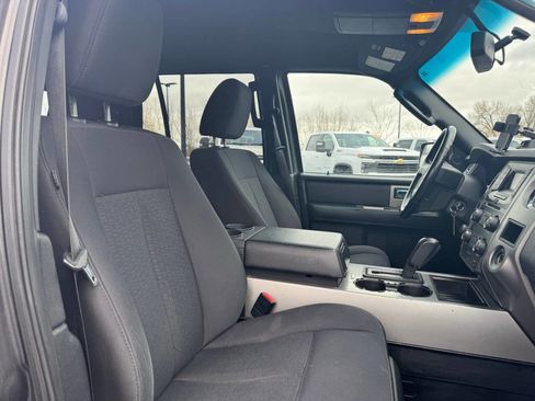 Used 2016 Ford Expedition EL XLT image 16