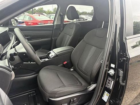 Used 2025 Hyundai Tucson SEL FWD image 13
