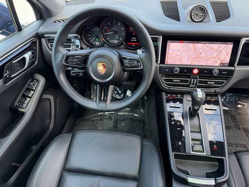 Certified 2023 Porsche Macan AWD/4WD image 26