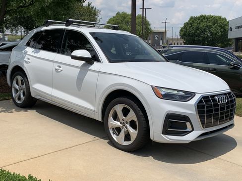 Used 2021 Audi Q5 2.0T Premium Plus w/ Premium Plus Package AWD/4WD image 2