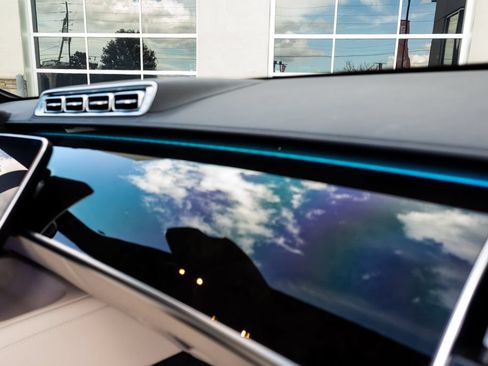 Used 2021 Mercedes-Benz S 580 4MATIC Sedan w/ AMG Line image 40