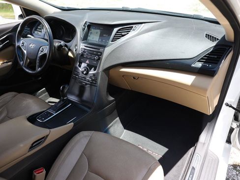 Used 2015 Hyundai Azera Limited FWD image 16