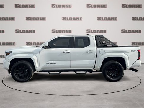 Used 2024 Toyota Tacoma TRD Sport w/ TRD Sport Upgrade Package image 2