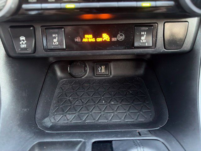 Used 2024 Toyota RAV4 XSE AWD/4WD image 22