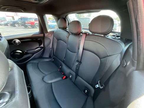 Used 2019 MINI Cooper S w/ Signature Upholstery Package FWD image 20