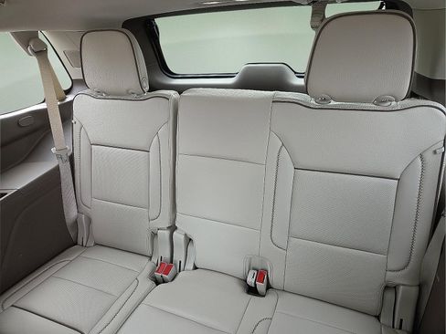 Used 2023 GMC Yukon Denali w/ Denali Reserve Package image 11