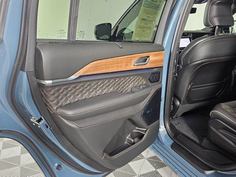 New 2026 Jeep Grand Cherokee L Summit AWD/4WD image 33