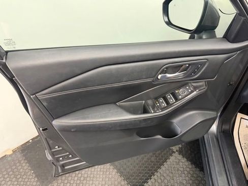 Used 2024 Nissan Rogue SL w/ SL Premium Package AWD/4WD image 19