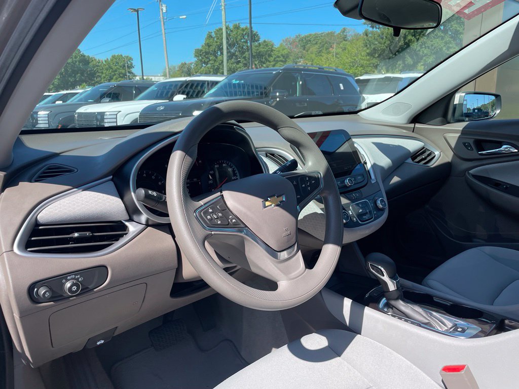 Used 2023 Chevrolet Malibu LS w/ Driver Confidence Package FWD image 9