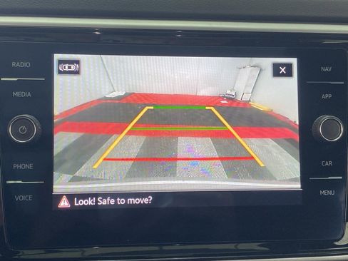 Used 2022 Volkswagen Atlas Cross Sport SEL R-Line image 27