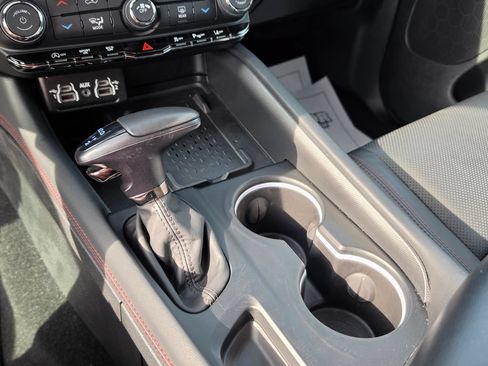Used 2025 Dodge Durango GT AWD/4WD image 26