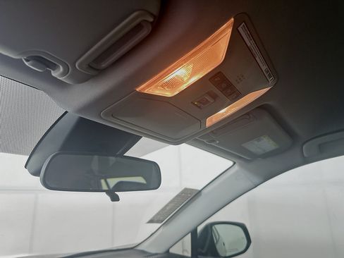 Used 2020 Toyota RAV4 XLE FWD image 18