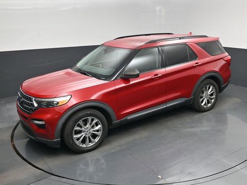 Used 2020 Ford Explorer XLT w/ Equipment Group 202A image 33