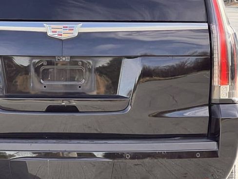 Used 2020 Cadillac Escalade ESV Platinum image 5