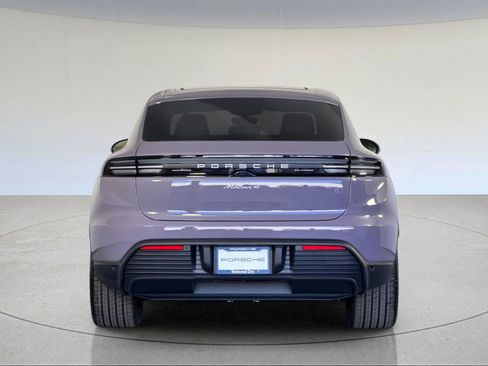 New 2026 Porsche Macan 4 Electric image 7