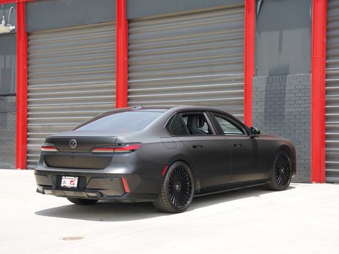 Used 2023 BMW 740i RWD image 10