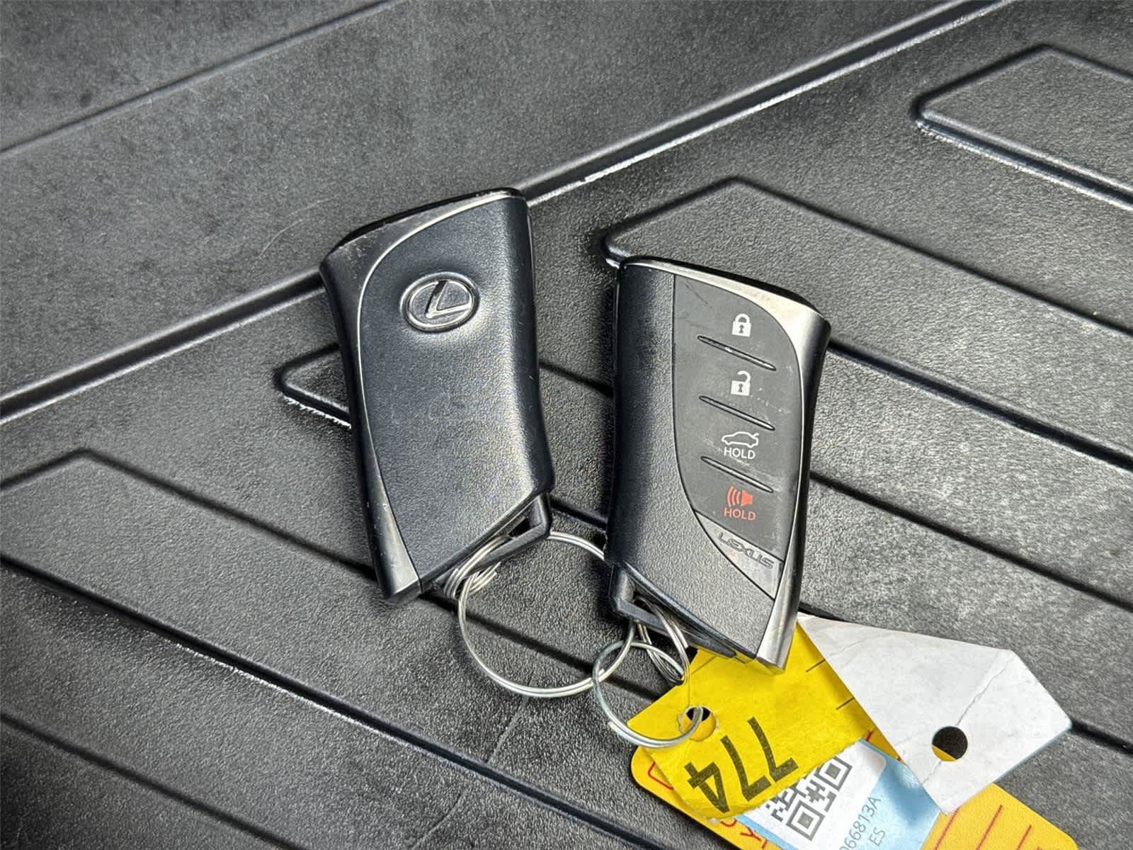 Used 2025 Lexus ES 300h w/ Accessory Package (Z1) FWD image 22