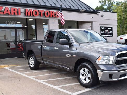 Used 2017 RAM 1500 Classic SLT image 9