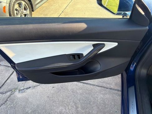 Used 2019 Tesla Model 3 Mid Range RWD image 31